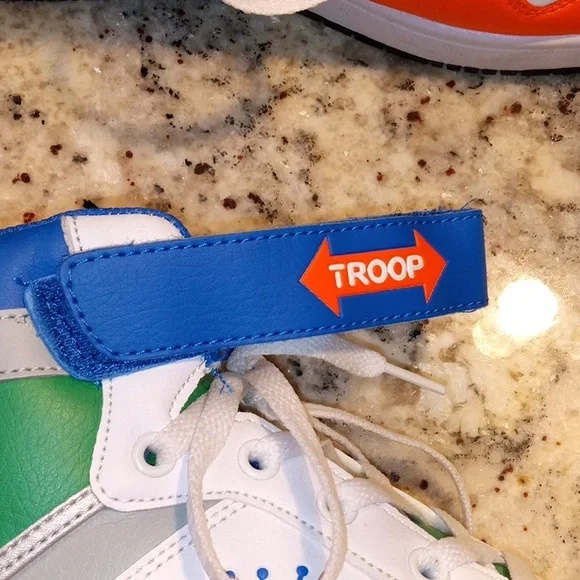 Troop - Picture 3 of 8